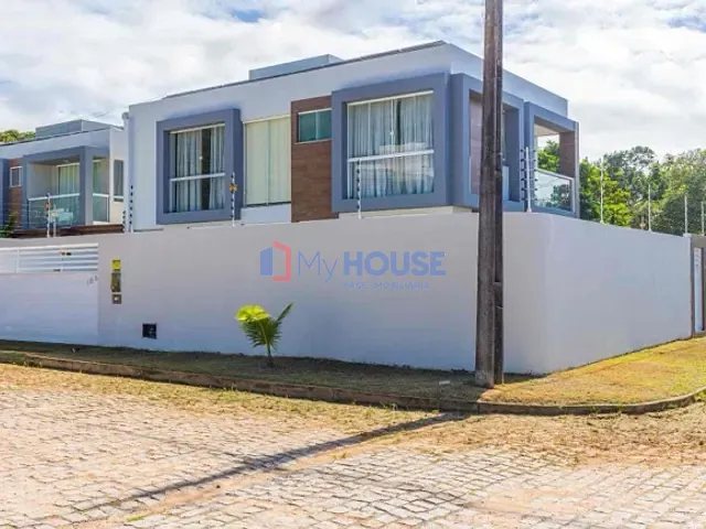 Casa 3 quartos e 4 banheiros, à venda, no bairro São Francisco em Ilhéus