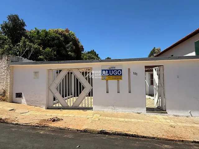 Casa 3 quartos e 2 banheiros, para alugar, no bairro Candeias em Vitória da Conquista