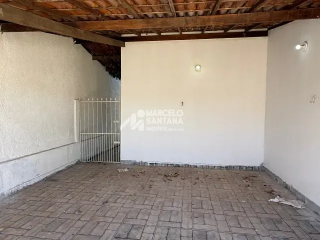 Casa 3 quartos e 2 banheiros, para alugar, no bairro Candeias em Vitória da Conquista