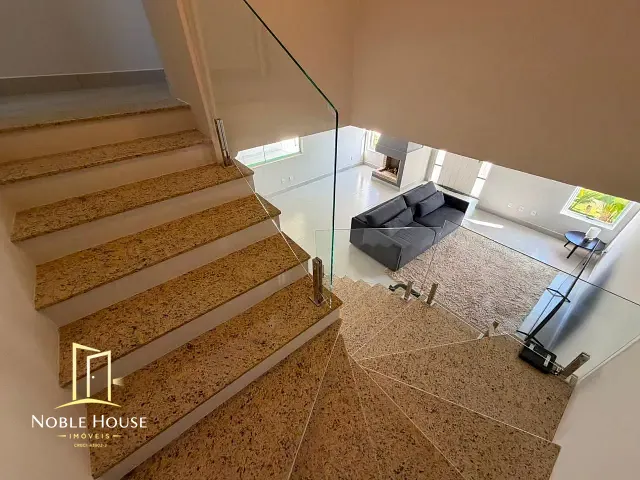 Casa com 250m² 3 quartos e 4 banheiros, à venda, no bairro Pinheirinho em Vinhedo