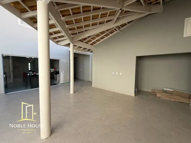 Casa com 250m² 3 quartos e 4 banheiros, à venda, no bairro Pinheirinho em Vinhedo