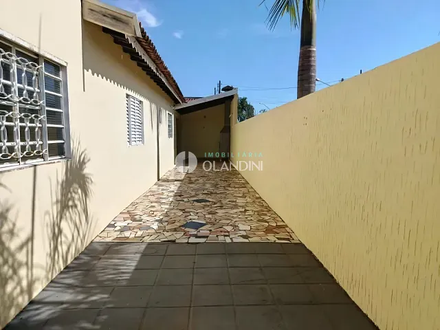 Casa com 300m² 3 quartos e 2 banheiros, à venda ou para alugar, no bairro Jardim Arrivabene em Artur Nogueira