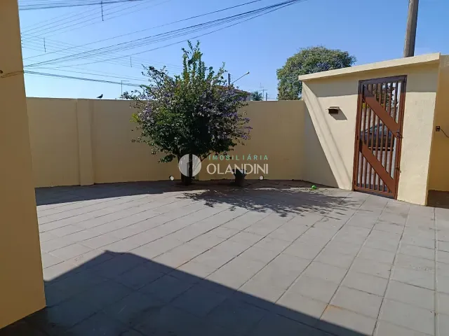 Casa com 300m² 3 quartos e 2 banheiros, à venda ou para alugar, no bairro Jardim Arrivabene em Artur Nogueira