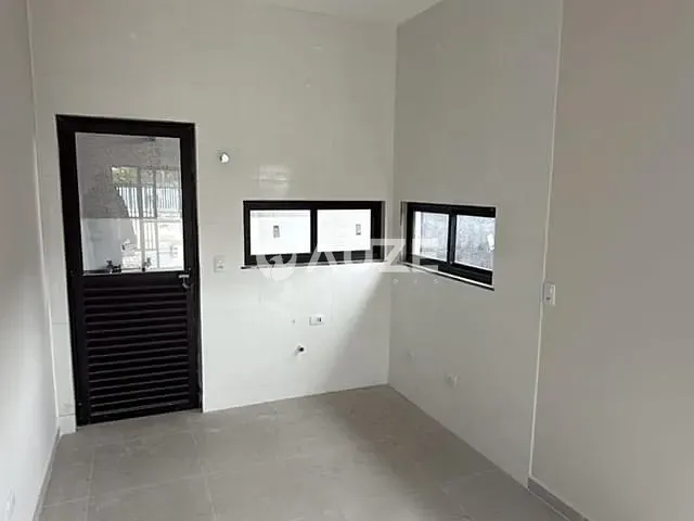 Casa 2 quartos e 1 banheiro, à venda, no bairro Eliane em Guaratuba
