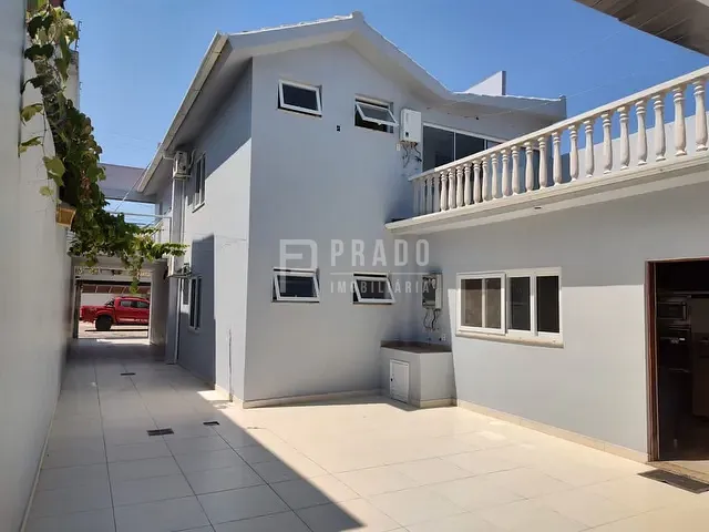 Casa com 389m² 5 quartos e 6 banheiros, à venda, no bairro Três Vendas em Pelotas