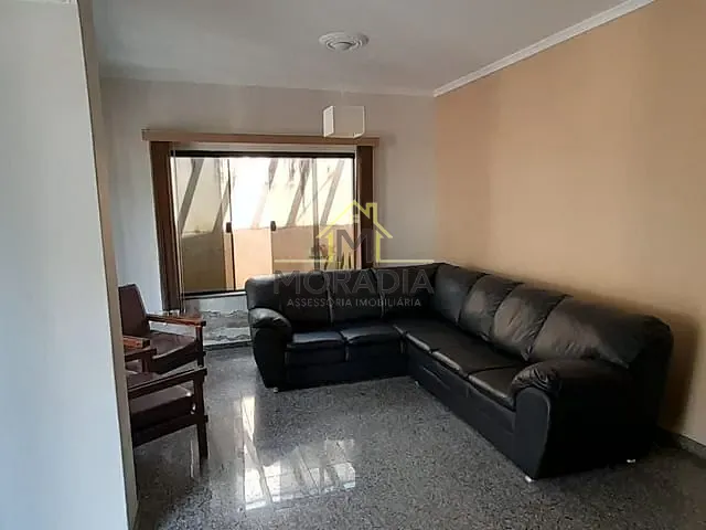 Casa com 330m² 3 quartos e 2 banheiros, à venda, no bairro Catetos em Guaxupé
