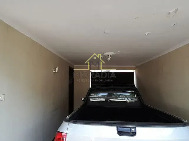 Casa com 330m² 3 quartos e 2 banheiros, à venda, no bairro Catetos em Guaxupé