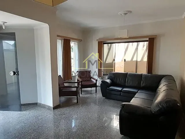 Casa com 330m² 3 quartos e 2 banheiros, à venda, no bairro Catetos em Guaxupé