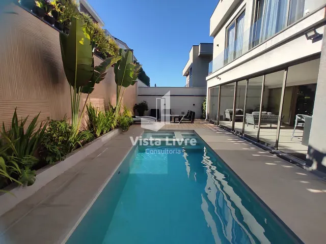 Casa com 350m² 4 quartos e 6 banheiros, à venda, no bairro Tamboré em Santana de Parnaíba