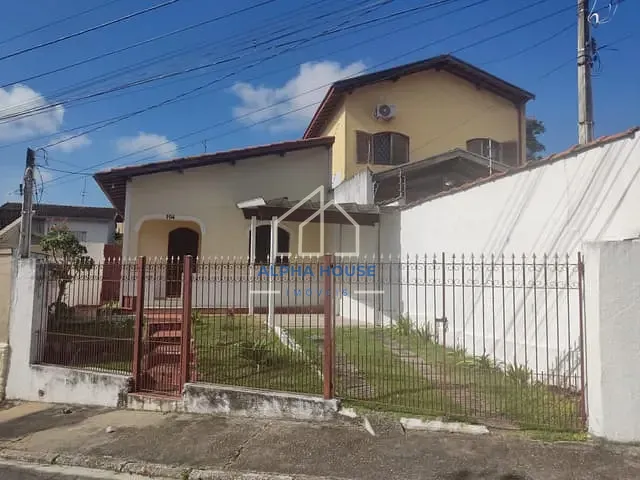 Casa com 234m² 3 quartos e 2 banheiros, à venda, no bairro Centro em Pindamonhangaba