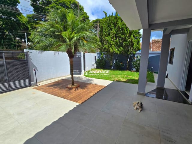 Casa com 460m² 4 quartos e 3 banheiros, à venda, no bairro Vila Nova em Apucarana