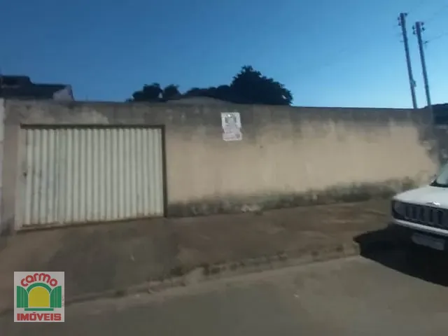 Casa 3 quartos e 2 banheiros, à venda, no bairro Parque dos Pirineus em Anápolis