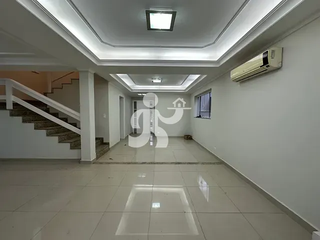 Casa com 251m² 4 quartos e 5 banheiros, à venda ou para alugar, no bairro Terras de Piracicaba em Piracicaba