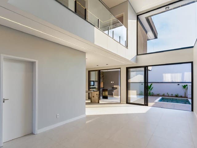 Casa com 300m² 3 quartos e 2 banheiros, à venda, no bairro Botujuru em Mogi das Cruzes