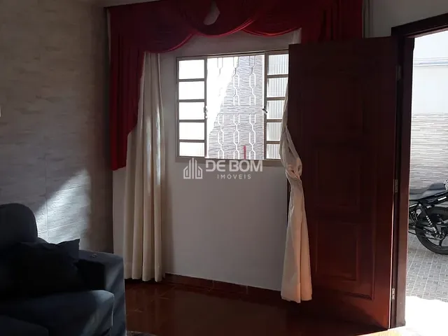 Casa 2 quartos e 2 banheiros, à venda, no bairro Jardim Itamaraty em Poços de Caldas