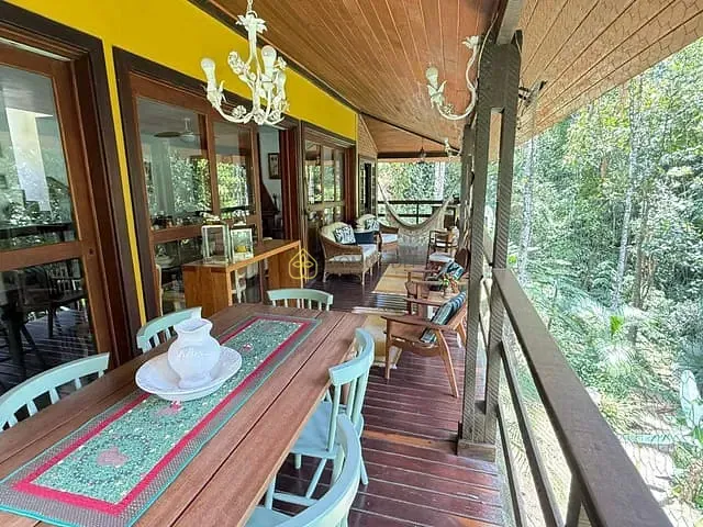 Casa com 3280m² 5 quartos e 2 banheiros, à venda, no bairro Penedo em Itatiaia