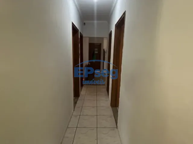 Casa com 250m² 3 quartos e 2 banheiros, à venda, no bairro Residencial José B Almeida em Londrina