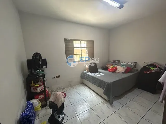 Casa com 250m² 3 quartos e 2 banheiros, à venda, no bairro Residencial José B Almeida em Londrina