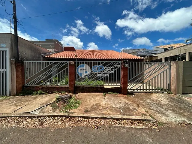 Casa com 250m² 3 quartos e 2 banheiros, à venda, no bairro Residencial José B Almeida em Londrina
