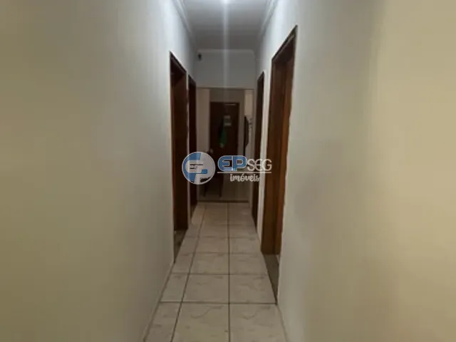 Casa com 250m² 3 quartos e 2 banheiros, à venda, no bairro Residencial José B Almeida em Londrina
