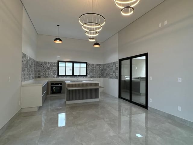 Casa com 361m² 3 quartos e 1 banheiro, à venda, no bairro Jardim Pau Brasil em Americana