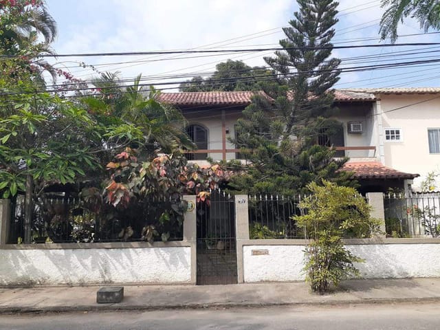 Casa 4 quartos e 3 banheiros, à venda, no bairro Itaipu em Niterói