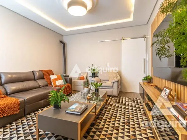 Casa com 357m² 4 quartos e 6 banheiros, à venda, no bairro Jardim Carvalho em Ponta Grossa