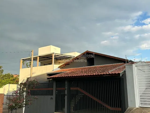 Casa com 250m² 3 quartos e 3 banheiros, à venda, no bairro Jardim Pinheiros em Jaguariúna