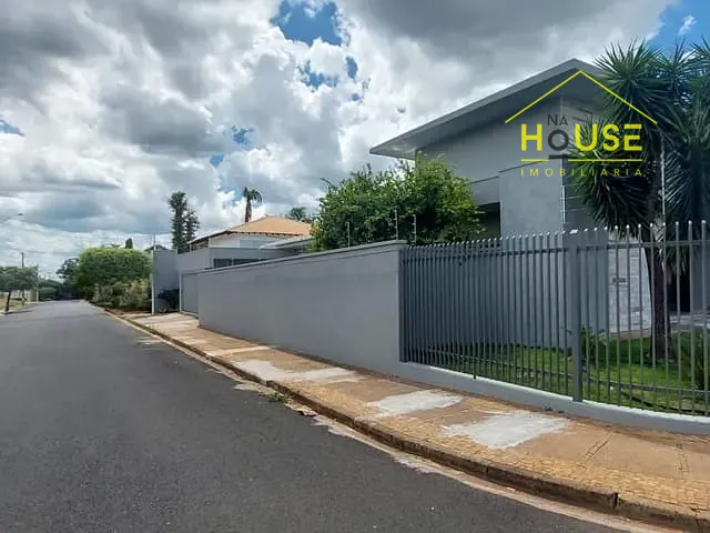 Casa com 660m² 3 quartos e 1 banheiro, à venda, no bairro San Remo em Votuporanga