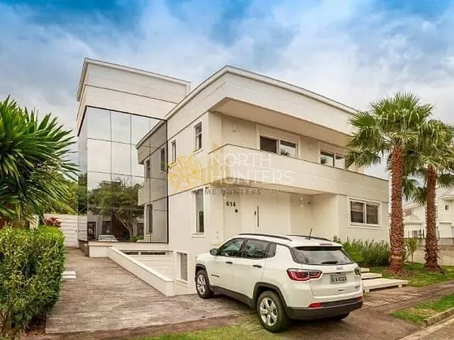 Casa com 1111m² 7 quartos e 6 banheiros, à venda ou para alugar, no bairro Jurerê Internacional em Florianópolis