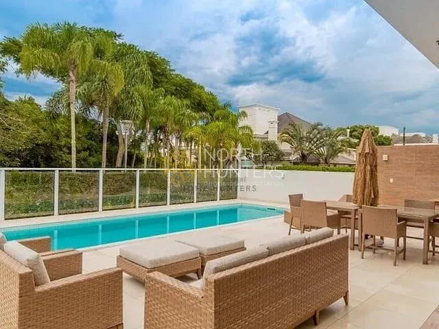 Casa com 1111m² 7 quartos e 6 banheiros, à venda ou para alugar, no bairro Jurerê Internacional em Florianópolis
