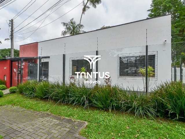 Prédio com 259m², para alugar, no bairro Bacacheri em Curitiba
