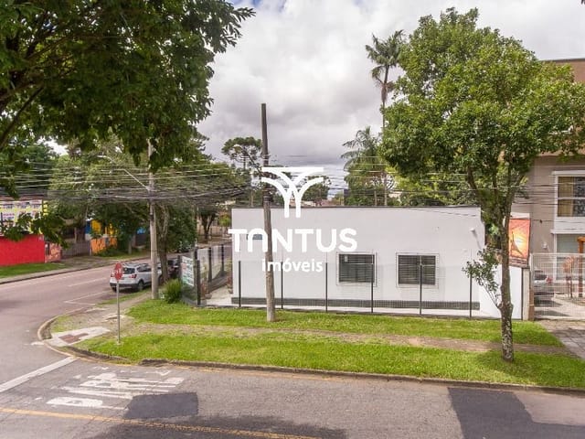 Prédio com 259m², para alugar, no bairro Bacacheri em Curitiba