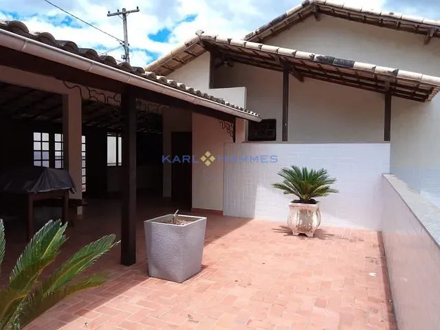 Casa 3 quartos e 5 banheiros, à venda, no bairro Itaipava em Petrópolis