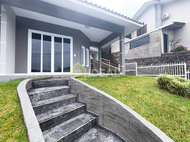 Casa 2 quartos e 1 banheiro, para alugar, no bairro Parque de Exposições em Concórdia