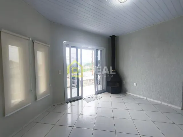 Casa 2 quartos e 1 banheiro, para alugar, no bairro Parque de Exposições em Concórdia