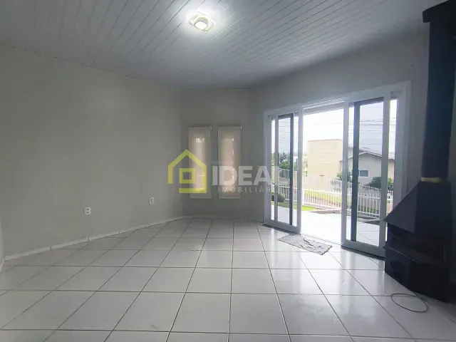 Casa 2 quartos e 1 banheiro, para alugar, no bairro Parque de Exposições em Concórdia
