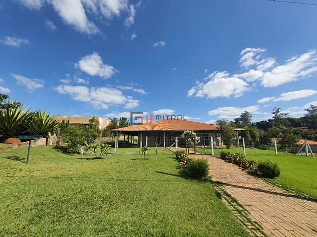 Casa com 1250m² 3 quartos e 3 banheiros, à venda, no bairro Loteamento Terras de Canaã em Cambé