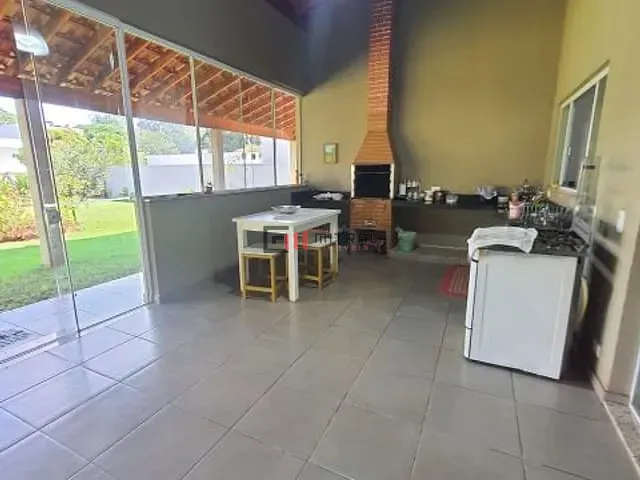 Casa com 1250m² 3 quartos e 3 banheiros, à venda, no bairro Loteamento Terras de Canaã em Cambé