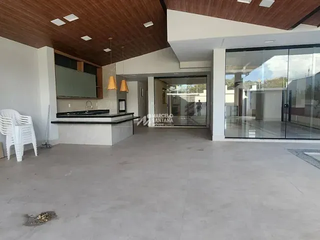 Casa 7 quartos e 2 banheiros, à venda, no bairro Candeias em Vitória da Conquista