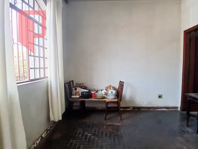 Casa 3 quartos e 1 banheiro, à venda, no bairro Carlos Prates em Belo Horizonte