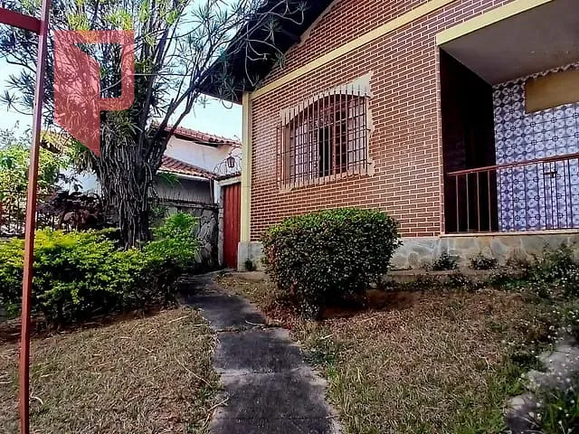 Casa 3 quartos e 1 banheiro, à venda, no bairro Carlos Prates em Belo Horizonte
