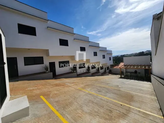Casa com 500m² 2 quartos e 2 banheiros, à venda, no bairro Jardim São Miguel em Bragança Paulista