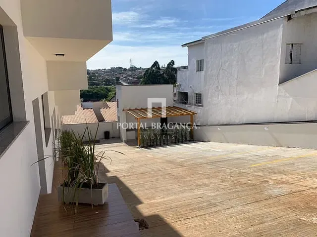 Casa com 500m² 2 quartos e 2 banheiros, à venda, no bairro Jardim São Miguel em Bragança Paulista