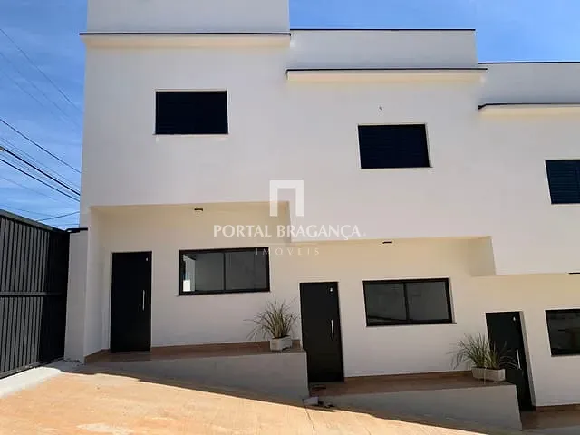 Casa com 500m² 2 quartos e 2 banheiros, à venda, no bairro Jardim São Miguel em Bragança Paulista
