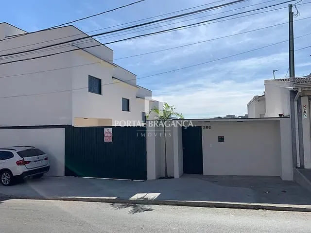 Casa com 500m² 2 quartos e 2 banheiros, à venda, no bairro Jardim São Miguel em Bragança Paulista