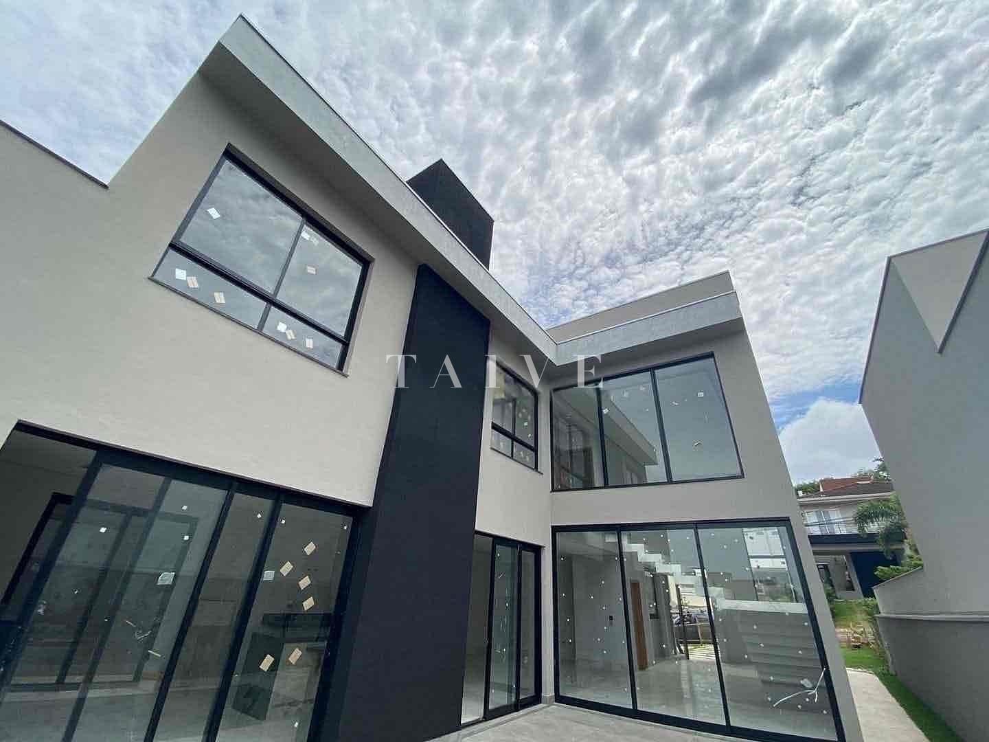 Casa, 4 quartos, 280 m² - Foto 1