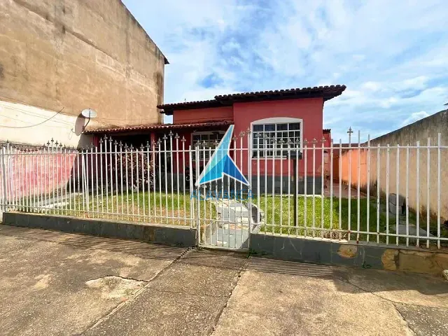 Casa com 420m² 4 quartos e 2 banheiros, à venda, no bairro Santa Rita em Governador Valadares
