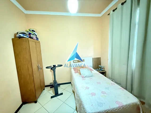 Casa com 420m² 4 quartos e 2 banheiros, à venda, no bairro Santa Rita em Governador Valadares
