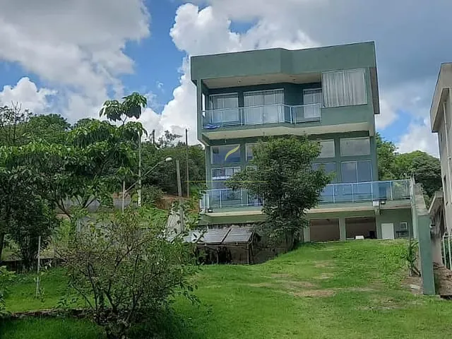 Casa com 1250m² 4 quartos e 5 banheiros, à venda, no bairro SANTE FE II em Joanópolis